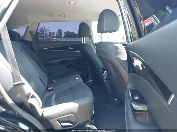 5XYPGDA37KG570505 2019 KIA SORENTO - Image 8