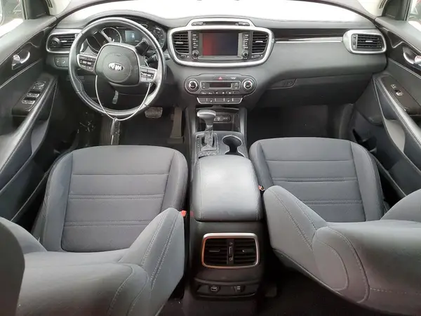 5XYPGDA37KG574070 2019 KIA SORENTO - Image 8