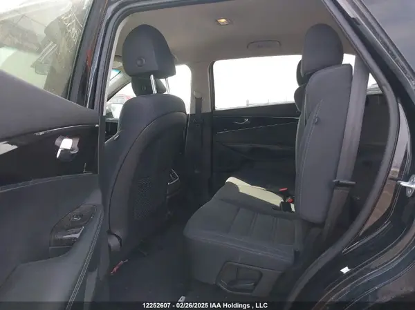 5XYPGDA37KG580600 2019 KIA SORENTO - Image 8