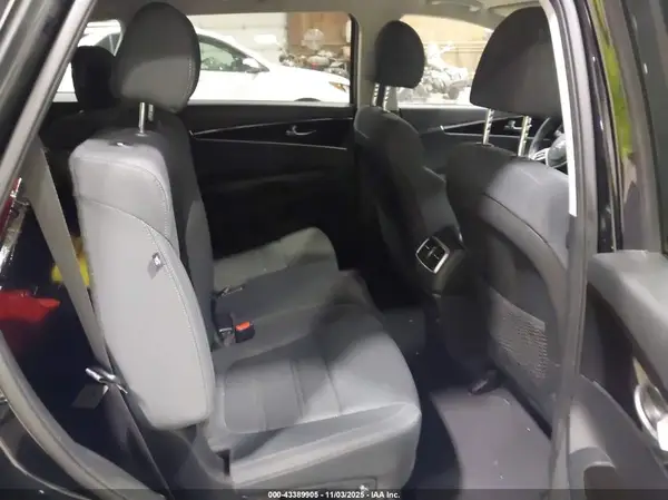 5XYPGDA37LG651845 2020 KIA SORENTO - Image 8