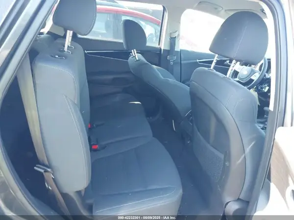 5XYPGDA37LG658455 2020 KIA SORENTO - Image 8