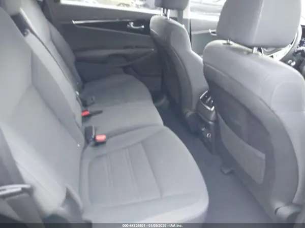 5XYPGDA37LG663025 2020 KIA SORENTO - Image 8