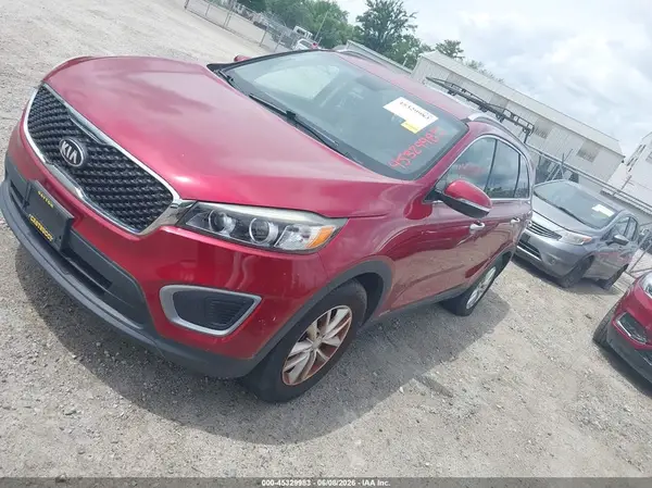 5XYPGDA38GG025176 2016 KIA SORENTO - Image 2