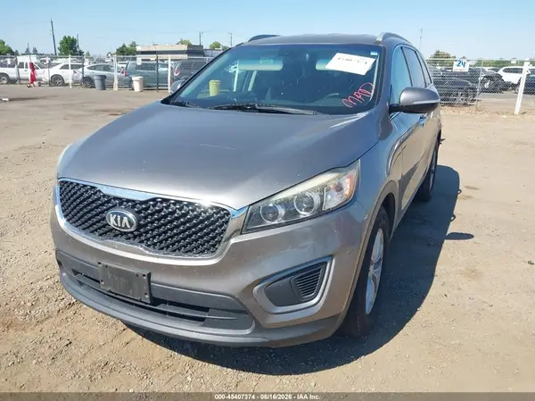 5XYPGDA38GG026344 2016 KIA SORENTO - Image 2