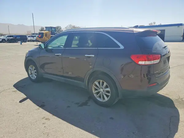 5XYPGDA38GG027025 2016 KIA SORENTO - Image 2