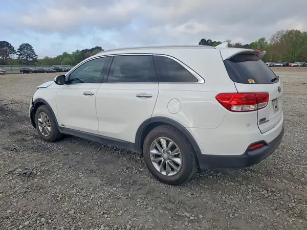 5XYPGDA38GG038302 2016 KIA SORENTO - Image 2