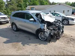 5XYPGDA38GG041748 2016 KIA SORENTO