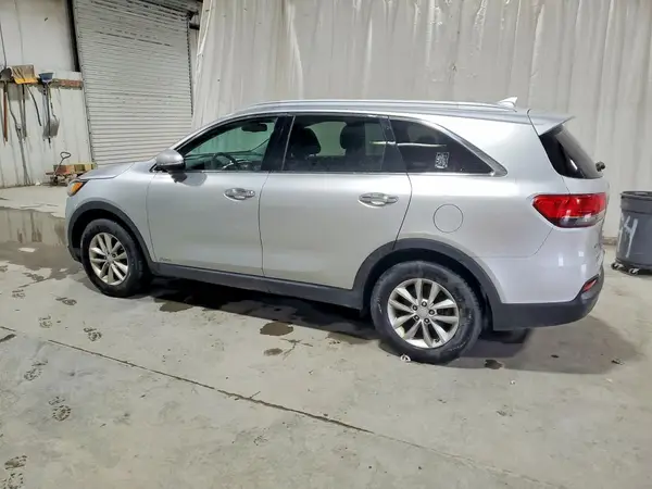 5XYPGDA38GG043676 2016 KIA SORENTO - Image 2