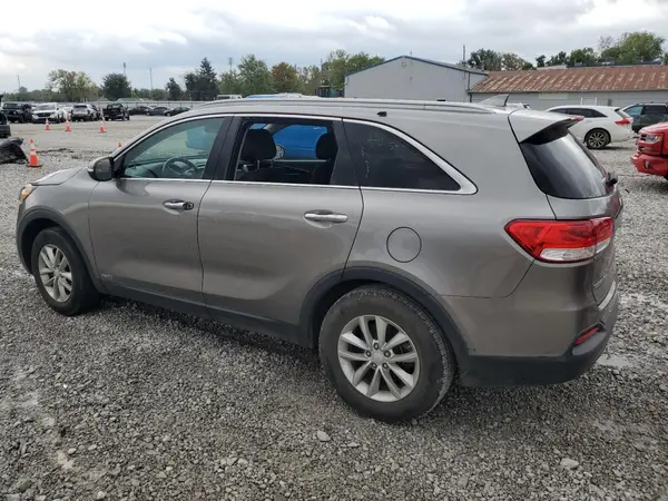 5XYPGDA38GG046013 2016 KIA SORENTO - Image 2