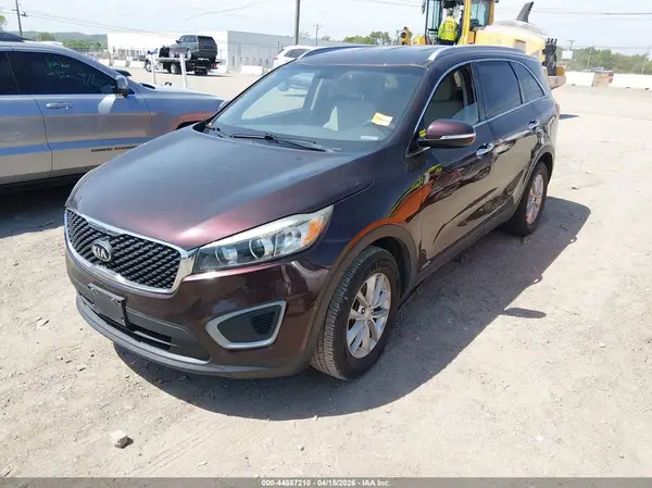 5XYPGDA38GG046772 2016 KIA SORENTO - Image 2