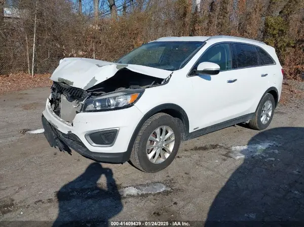 5XYPGDA38GG050207 2016 KIA SORENTO - Image 2