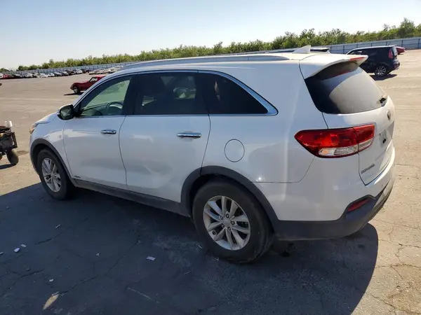 5XYPGDA38GG052507 2016 KIA SORENTO - Image 2