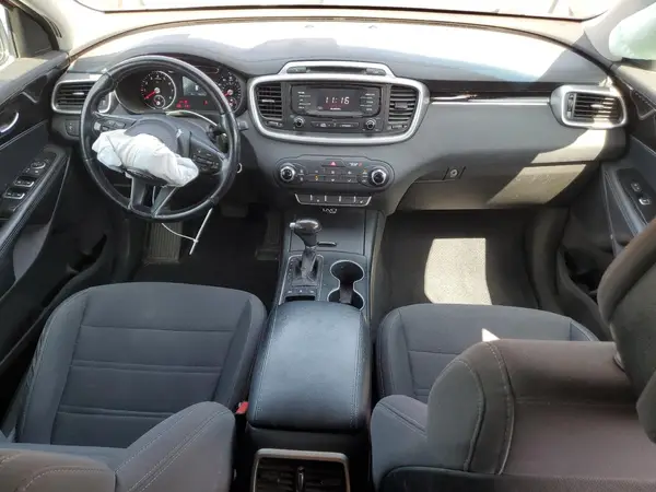 5XYPGDA38GG058551 2016 KIA SORENTO - Image 8