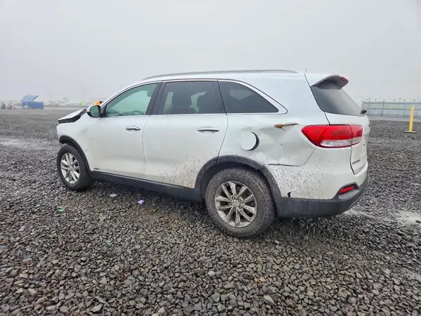 5XYPGDA38GG060526 2016 KIA SORENTO - Image 2