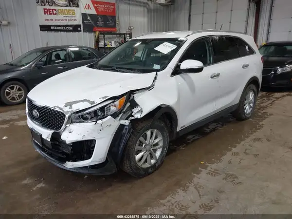 5XYPGDA38GG081912 2016 KIA SORENTO - Image 2