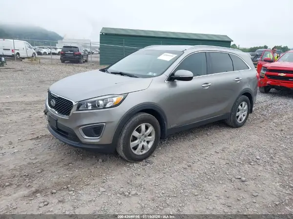 5XYPGDA38GG083692 2016 KIA SORENTO - Image 2