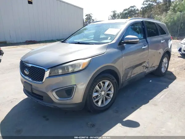 5XYPGDA38GG109918 2016 KIA SORENTO - Image 2