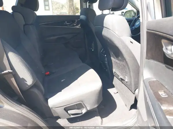 5XYPGDA38GG109918 2016 KIA SORENTO - Image 8