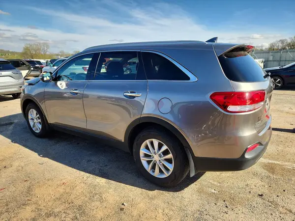 5XYPGDA38GG140327 2016 KIA SORENTO - Image 2