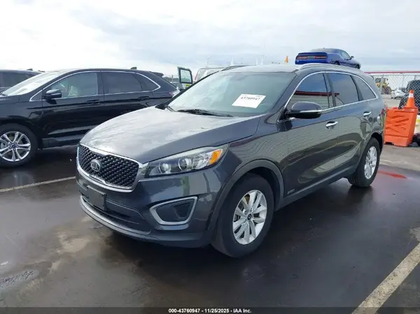 5XYPGDA38GG151831 2016 KIA SORENTO - Image 2