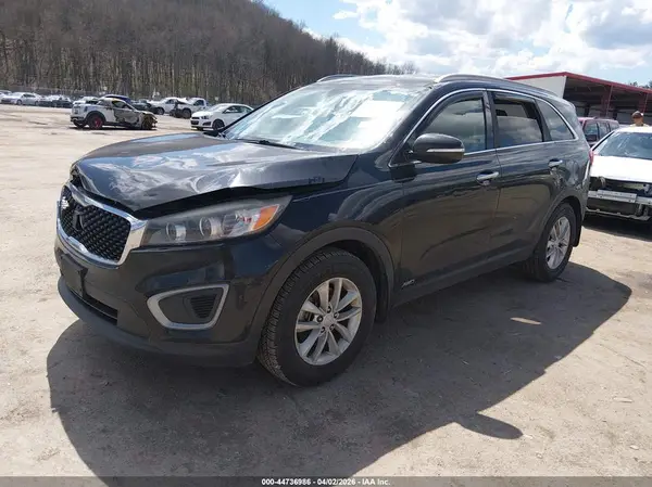 5XYPGDA38GG163008 2016 KIA SORENTO - Image 2