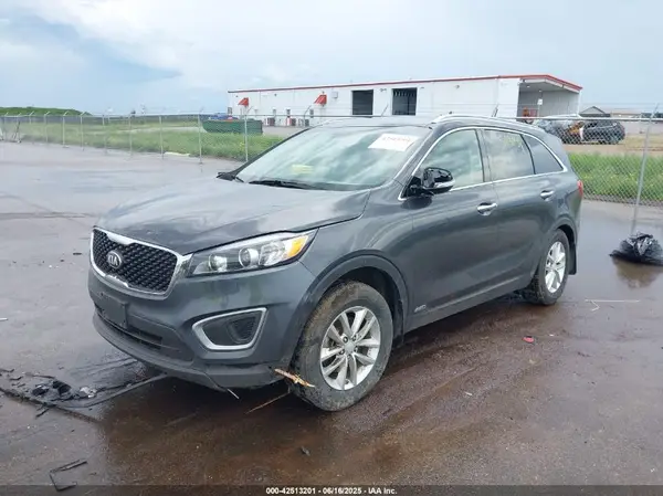 5XYPGDA38GG165129 2016 KIA SORENTO - Image 2