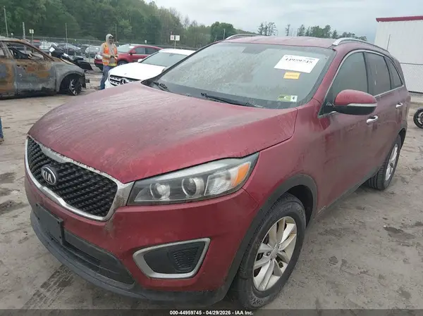 5XYPGDA38GG176700 2016 KIA SORENTO - Image 2