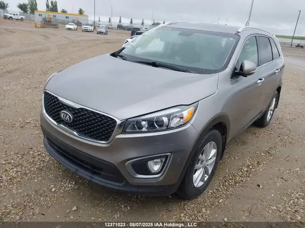 5XYPGDA38GG183100 2016 KIA SORENTO - Image 2
