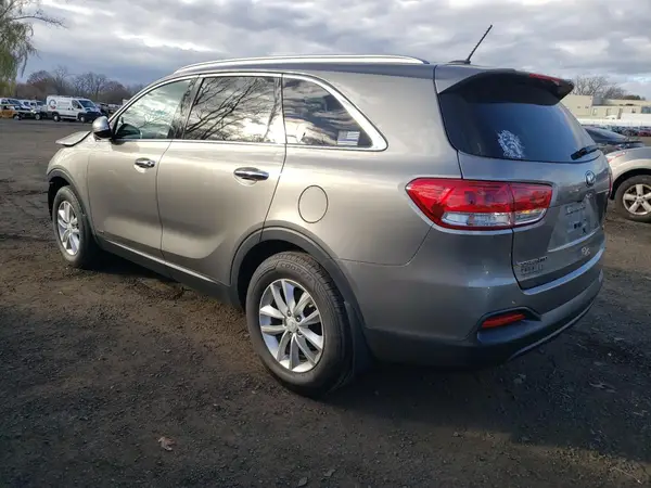 5XYPGDA38HG194163 2017 KIA SORENTO - Image 2