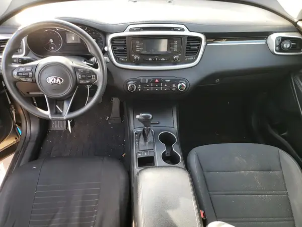 5XYPGDA38HG194163 2017 KIA SORENTO - Image 8