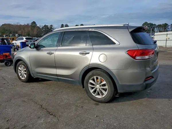 5XYPGDA38HG206652 2017 KIA SORENTO - Image 2