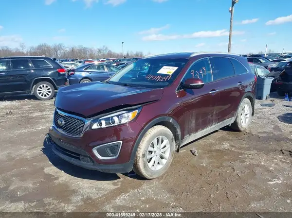 5XYPGDA38HG211818 2017 KIA SORENTO - Image 2