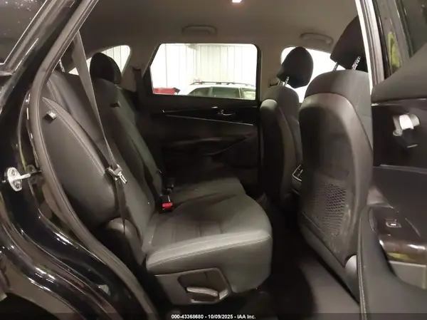 5XYPGDA38HG212290 2017 KIA SORENTO - Image 8