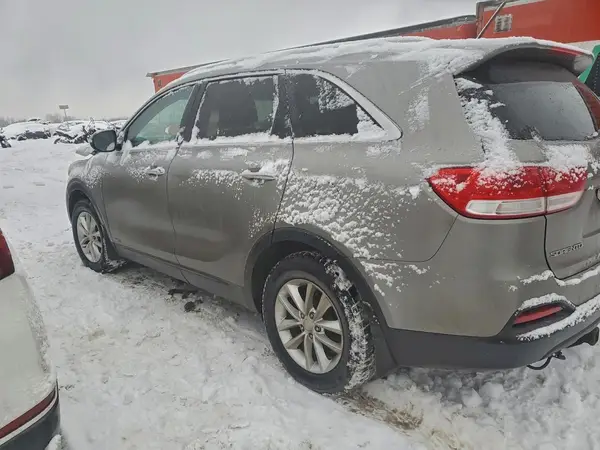 5XYPGDA38HG228781 2017 KIA SORENTO - Image 2