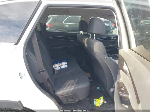 5XYPGDA38HG231289 2017 KIA SORENTO - Image 8