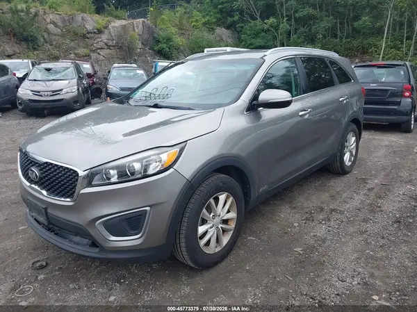 5XYPGDA38HG239246 2017 KIA SORENTO - Image 2