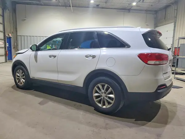 5XYPGDA38HG248125 2017 KIA SORENTO - Image 2