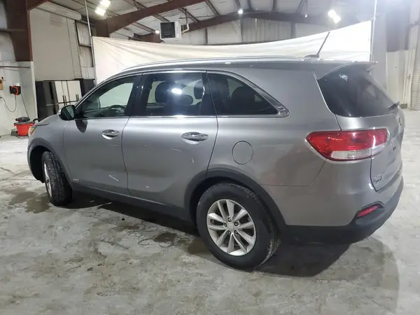 5XYPGDA38HG253874 2017 KIA SORENTO - Image 2