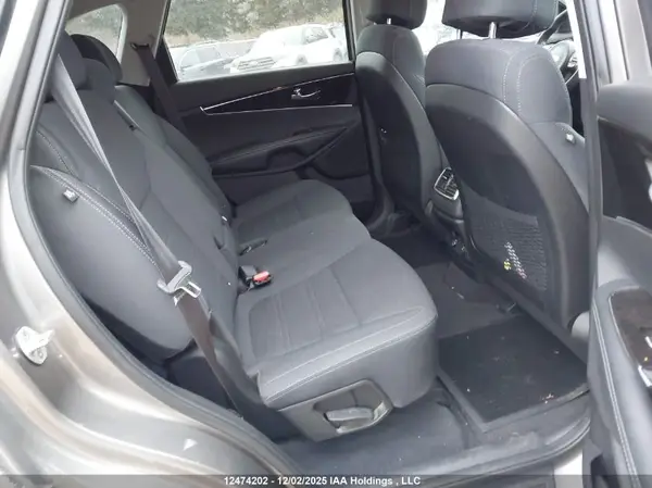 5XYPGDA38HG255964 2017 KIA SORENTO - Image 8