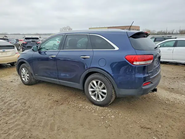 5XYPGDA38HG259822 2017 KIA SORENTO - Image 2
