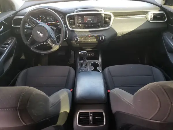 5XYPGDA38HG265782 2017 KIA SORENTO - Image 8