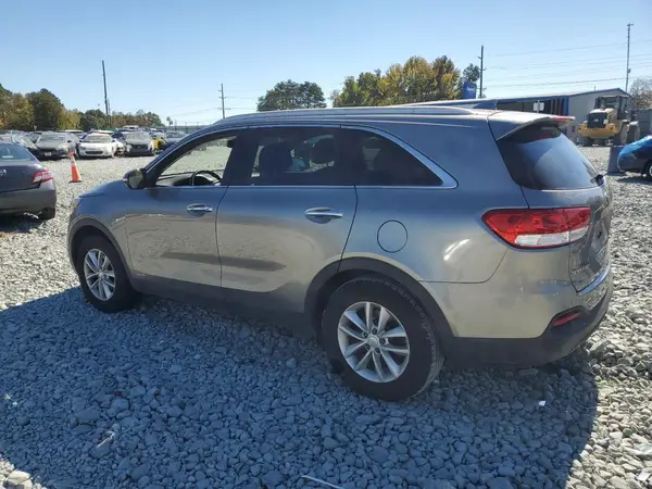 5XYPGDA38HG265961 2017 KIA SORENTO - Image 2
