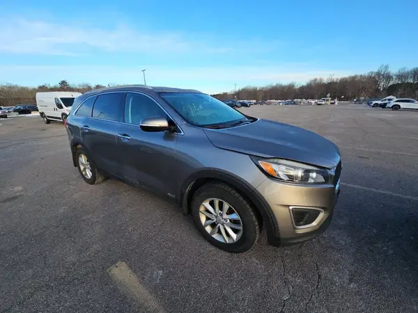 5XYPGDA38HG269413 2017 KIA SORENTO - Image 1