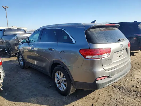5XYPGDA38HG269525 2017 KIA SORENTO - Image 2