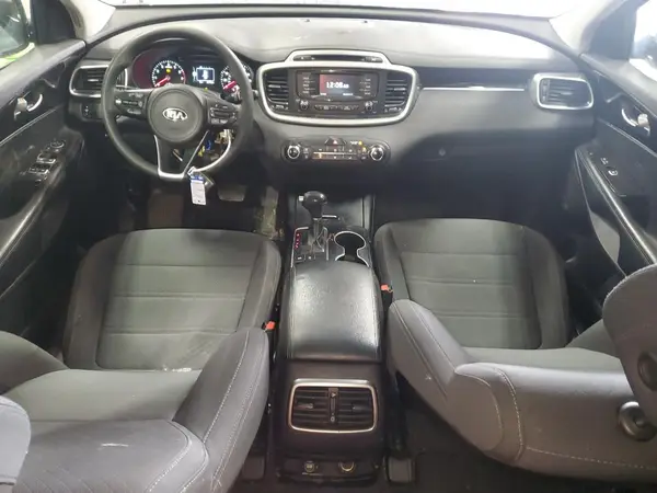 5XYPGDA38HG275048 2017 KIA SORENTO - Image 8