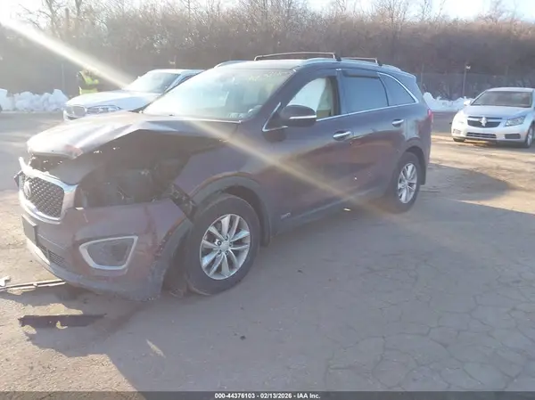 5XYPGDA38HG279357 2017 KIA SORENTO - Image 2