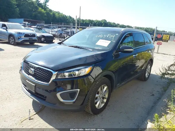 5XYPGDA38HG283926 2017 KIA SORENTO - Image 2