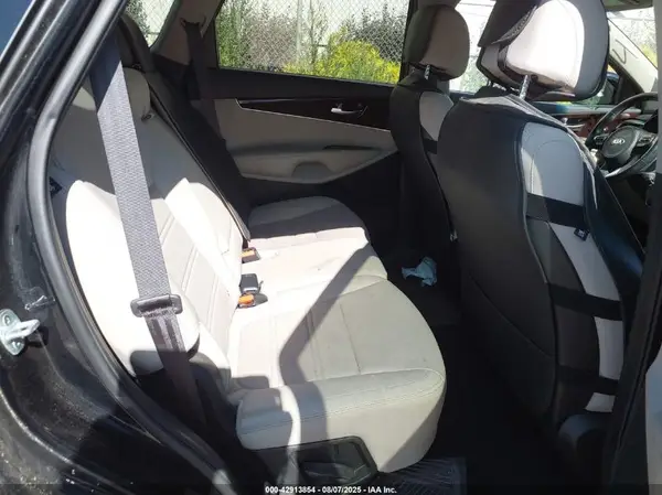 5XYPGDA38HG283926 2017 KIA SORENTO - Image 8