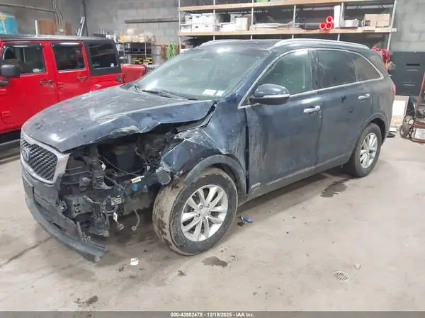 5XYPGDA38HG287202 2017 KIA SORENTO - Image 2