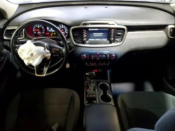 5XYPGDA38HG289869 2017 KIA SORENTO - Image 8